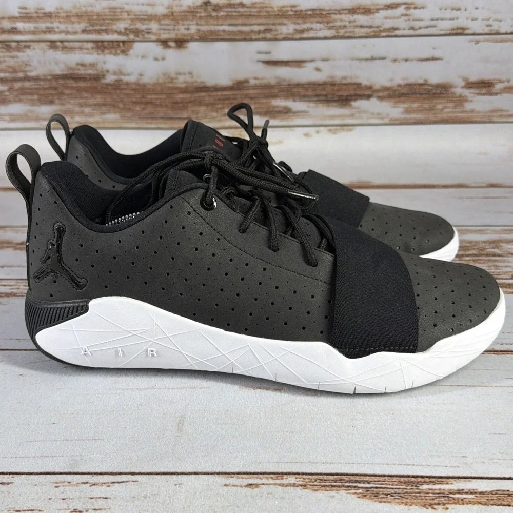 Nike Air Jordan Breakout 23 Black White Mens Size 10.5 Trainers 881449-001